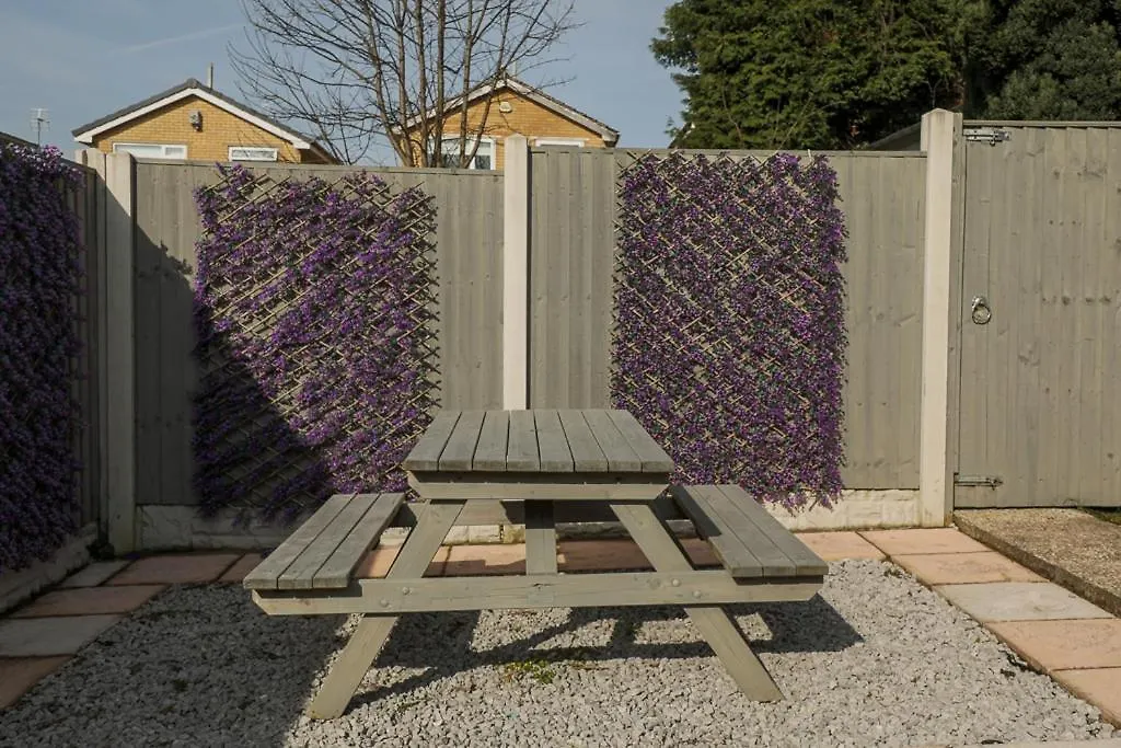 بيت للعطل Modern Cozy Retreat-Family-Friendly-Near City & Peak District شيفيلد