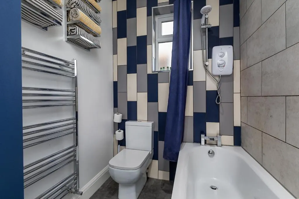 Ferienhaus Modern Cozy Retreat-Family-Friendly-Near City & Peak District Sheffield